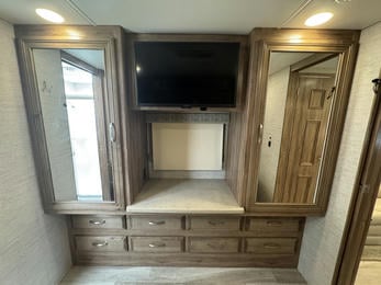2021 Seneca 37K