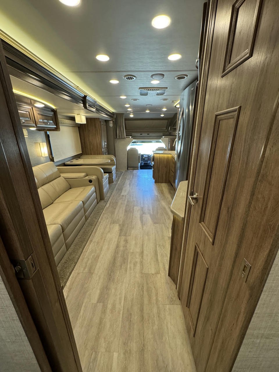 2021 Seneca 37K