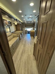 2021 Seneca 37K