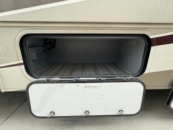 2021 Sunseeker 3050S