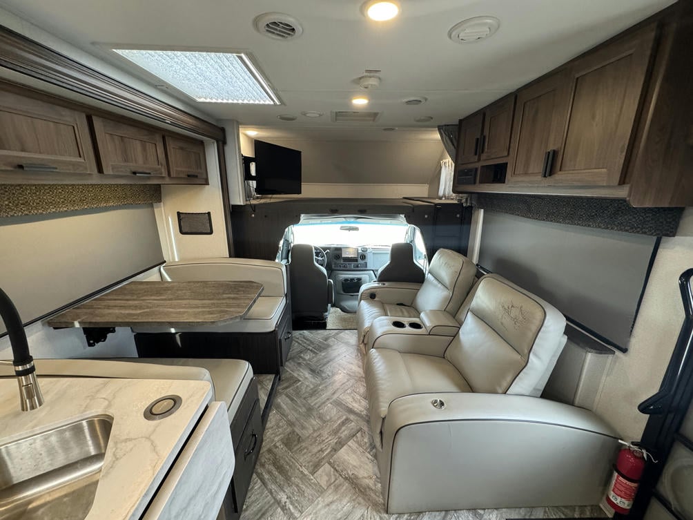 2021 Sunseeker 3050S