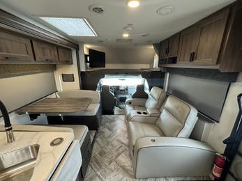2021 Sunseeker 3050S