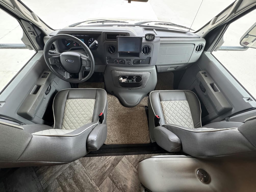 2021 Sunseeker 3050S