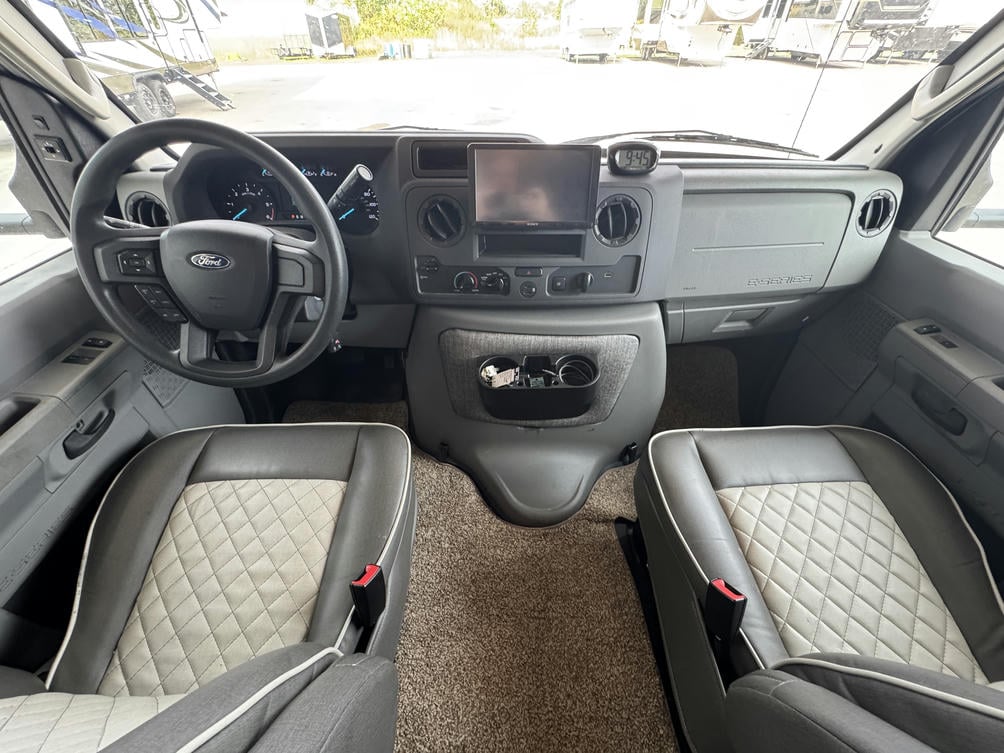 2021 Sunseeker 3050S