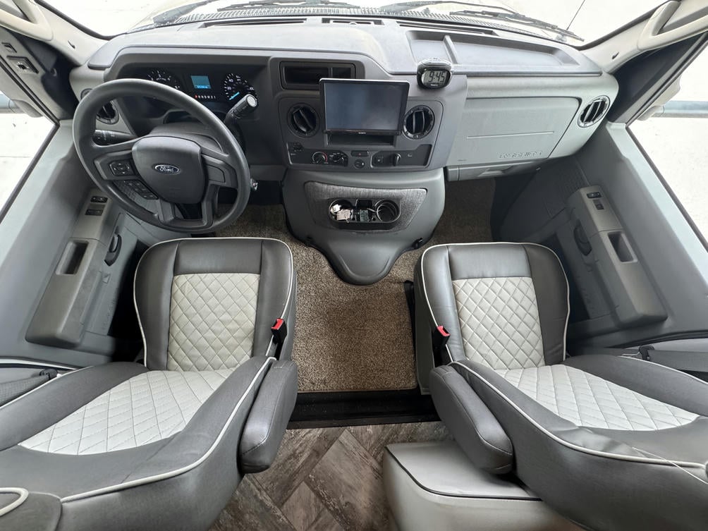 2021 Sunseeker 3050S