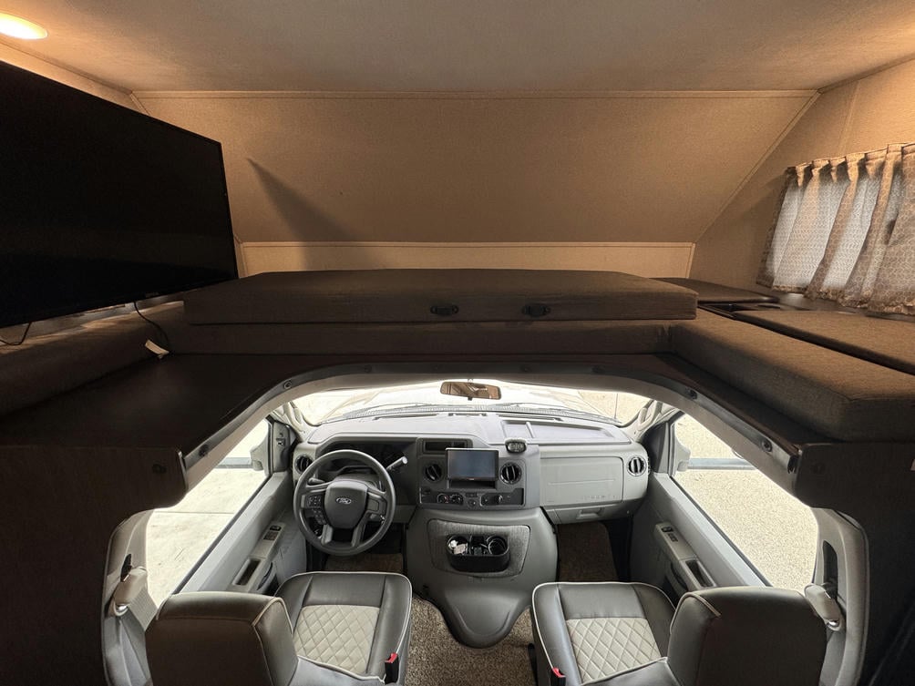 2021 Sunseeker 3050S