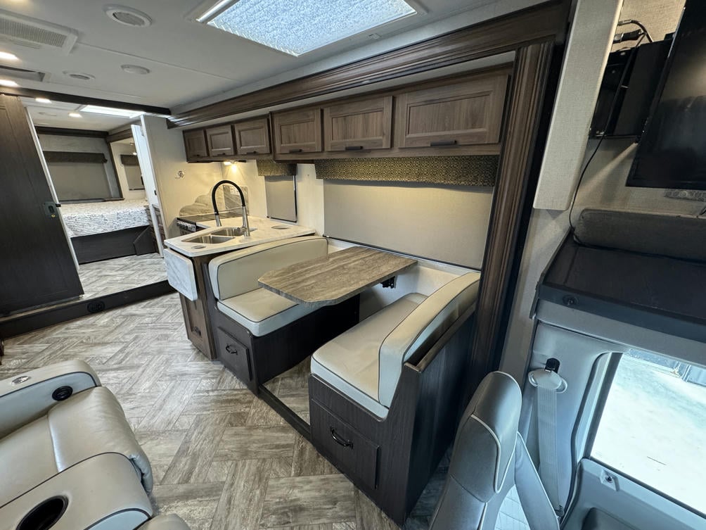 2021 Sunseeker 3050S