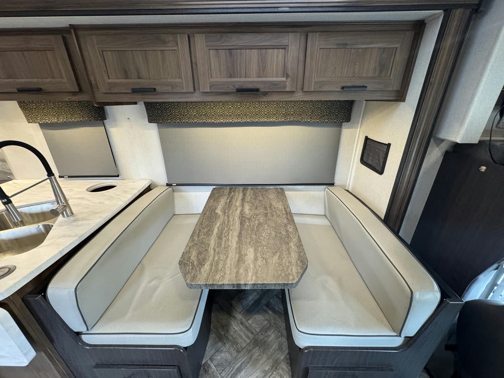 2021 Sunseeker 3050S