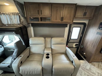 2021 Sunseeker 3050S