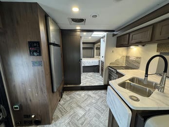 2021 Sunseeker 3050S