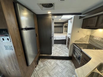 2021 Sunseeker 3050S