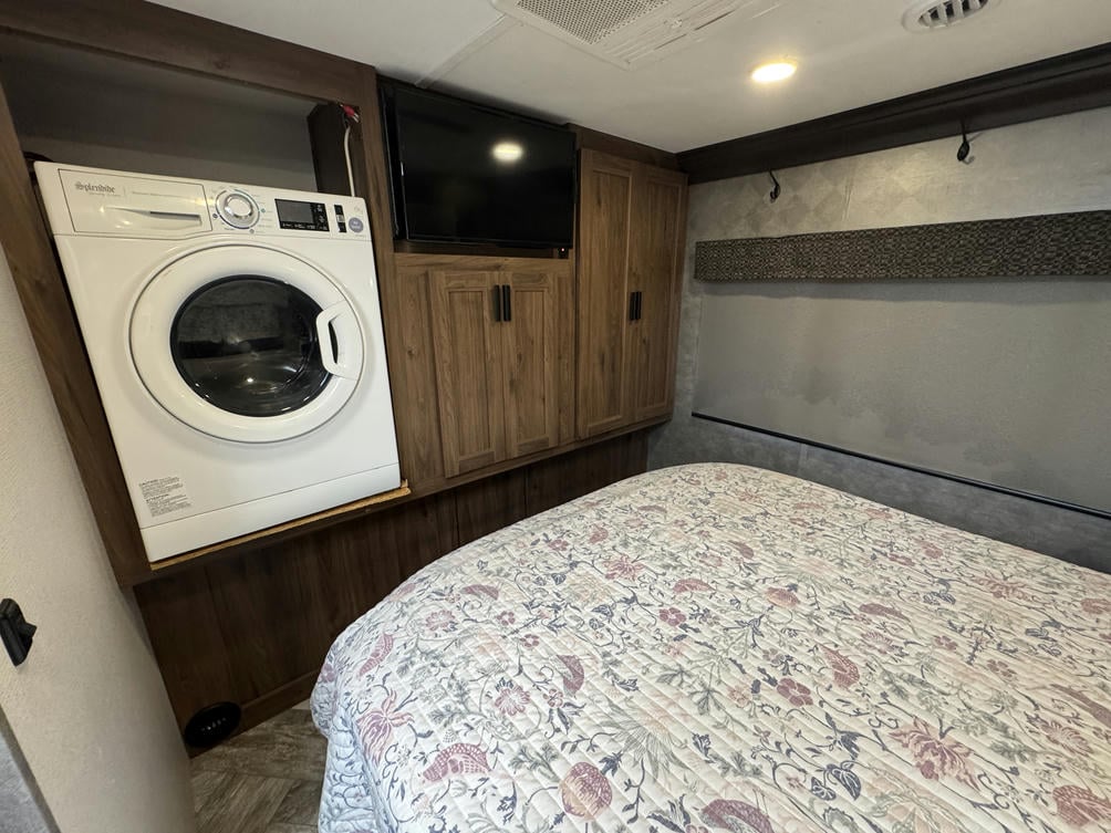 2021 Sunseeker 3050S