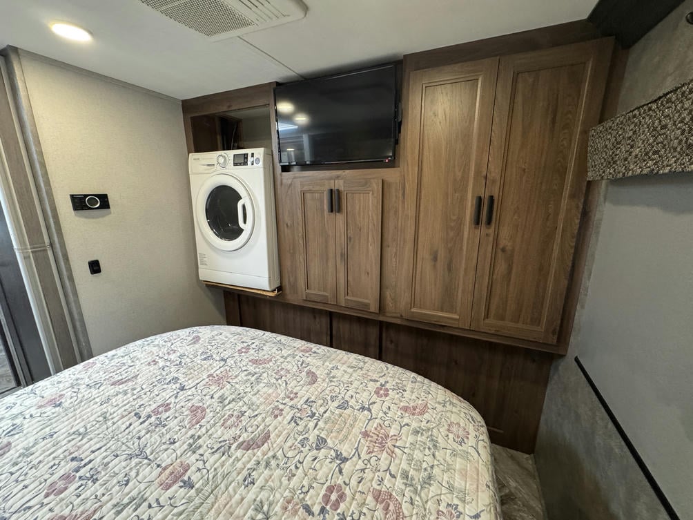 2021 Sunseeker 3050S