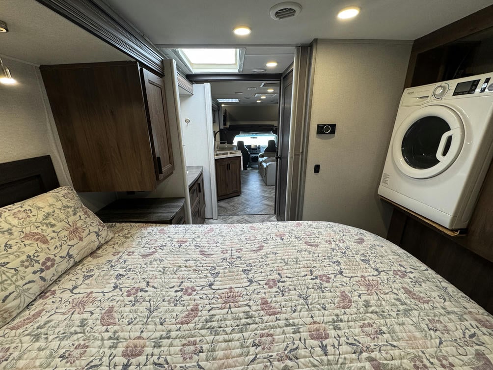 2021 Sunseeker 3050S