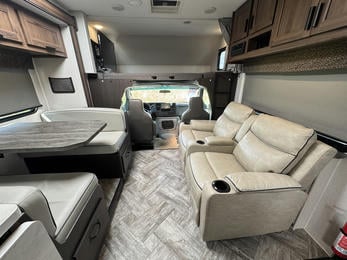 2021 Sunseeker 3050S