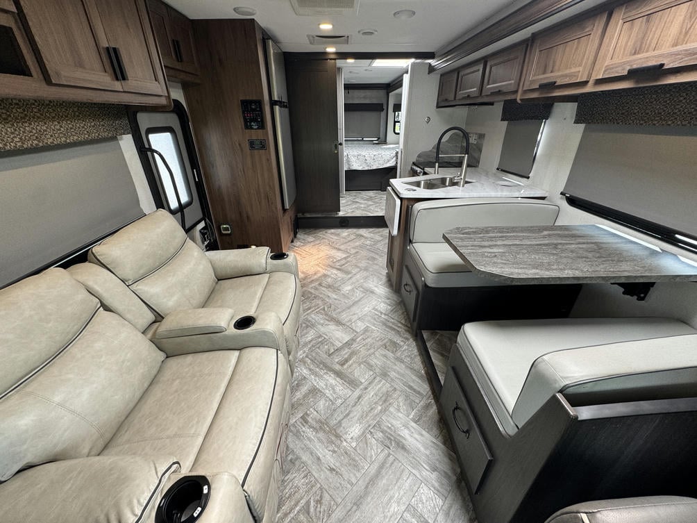 2021 Sunseeker 3050S