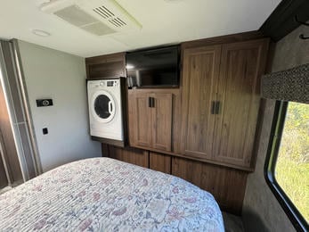 2021 Sunseeker 3050S