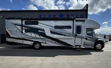 2022 Accolade 37L