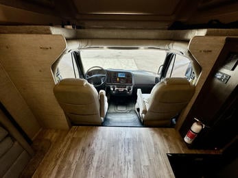 2022 Accolade 37L