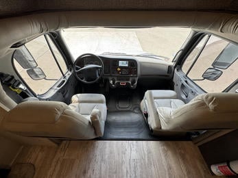 2022 Accolade 37L