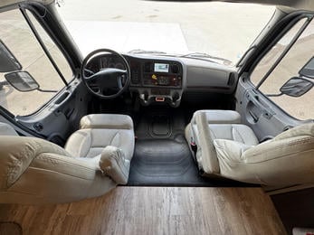 2022 Accolade 37L