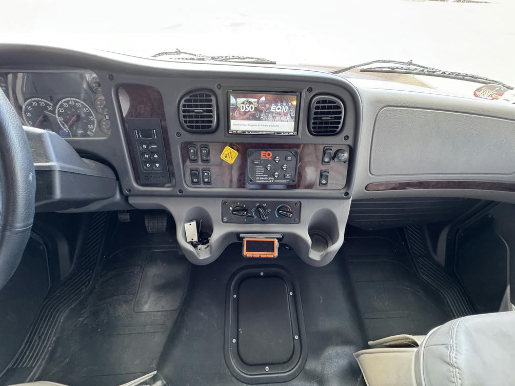 2022 Accolade 37L