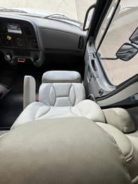 2022 Accolade 37L