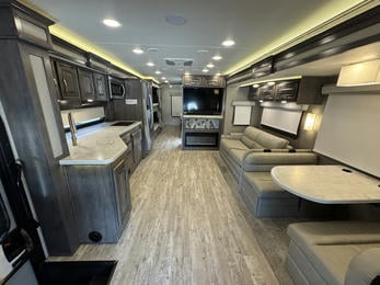 2022 Accolade 37L