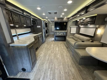 2022 Accolade 37L