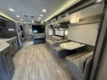 2022 Accolade 37L