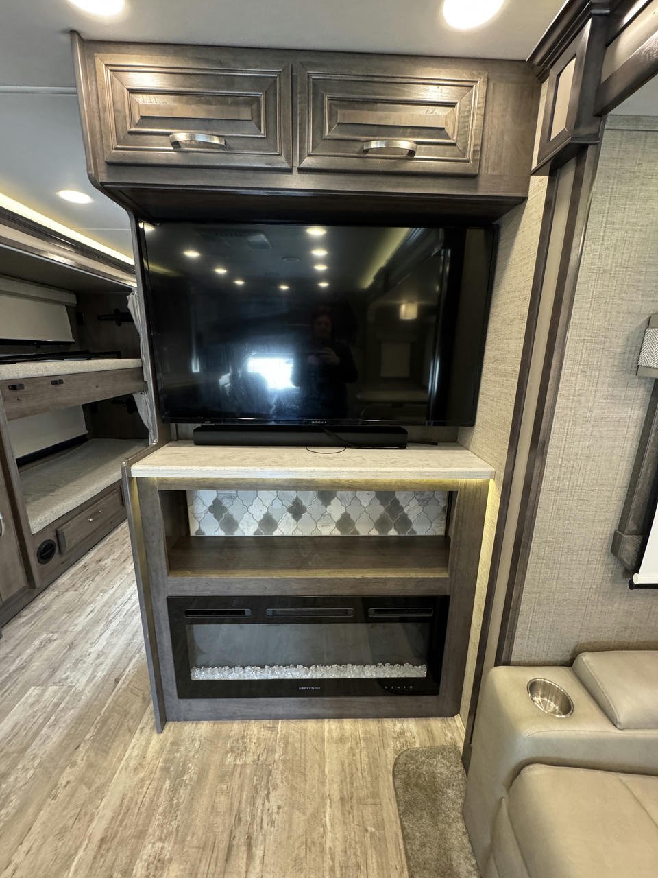 2022 Accolade 37L