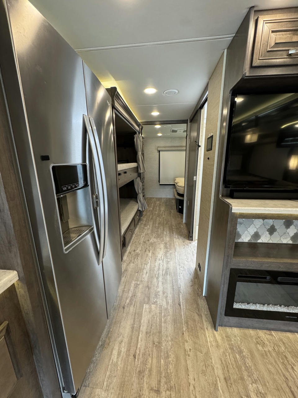 2022 Accolade 37L