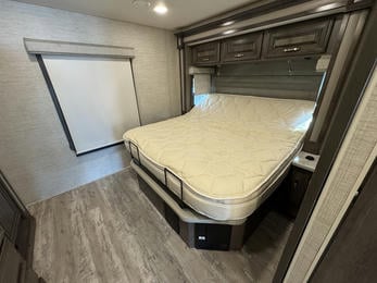 2022 Accolade 37L