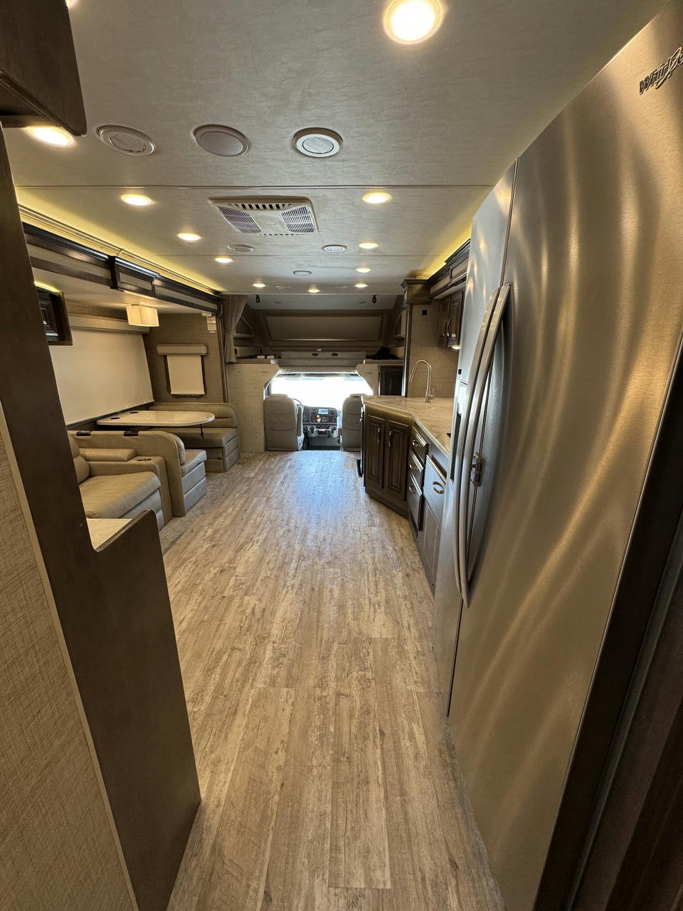 2022 Accolade 37L