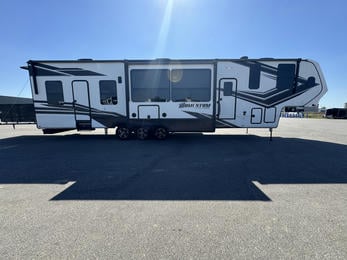 2022 Momentum 395MS-R