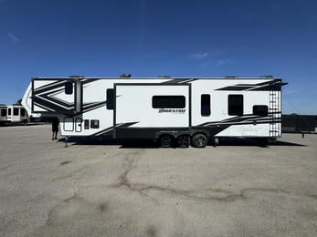 2022 Momentum 395MS-R