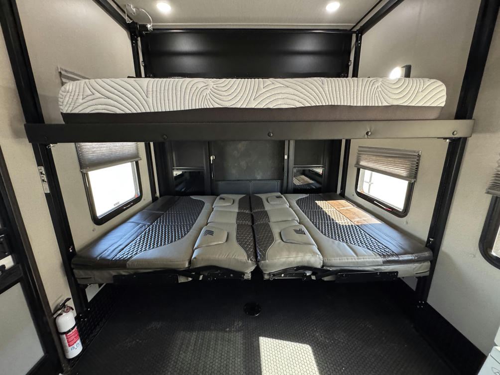 2022 Momentum 395MS-R