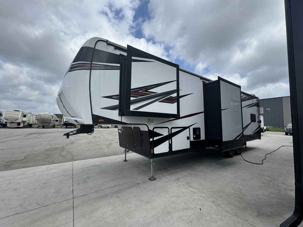 2022 Nitro 321
