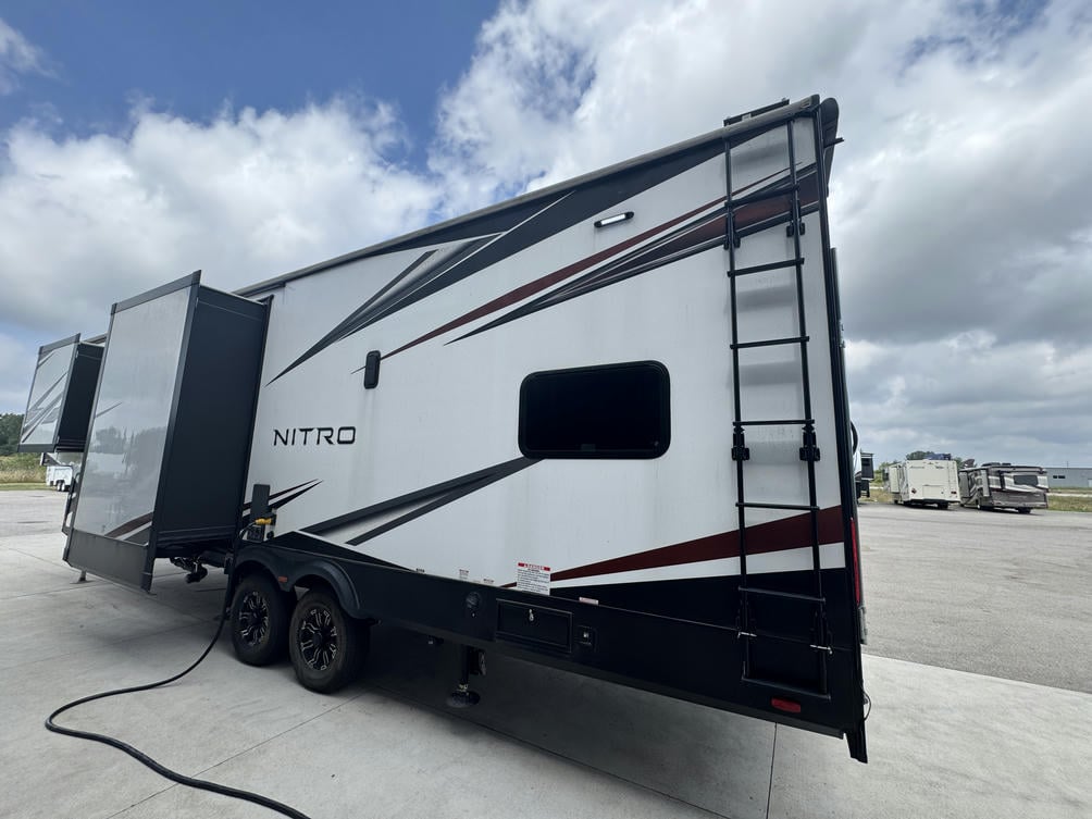2022 Nitro 321