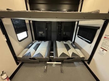 2022 Nitro 321