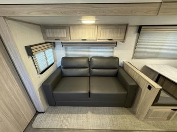 2022 Shadow Cruiser 260RBS