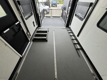 2022 Valor 37V13