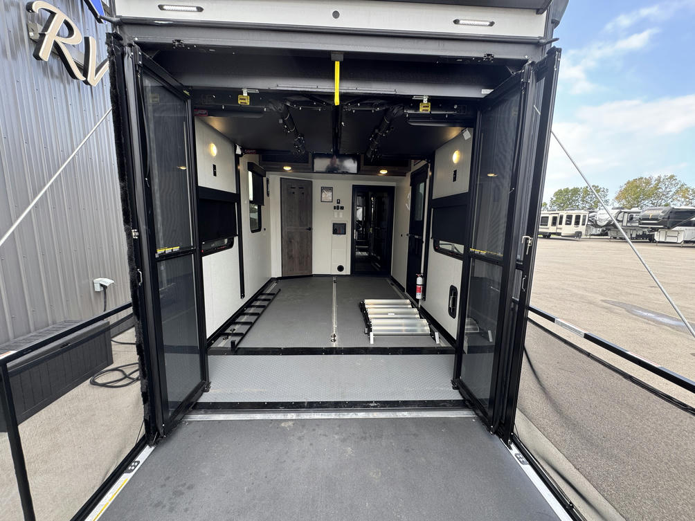 2022 Valor 37V13
