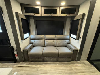 2022 Valor 37V13