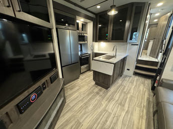 2022 Valor 37V13