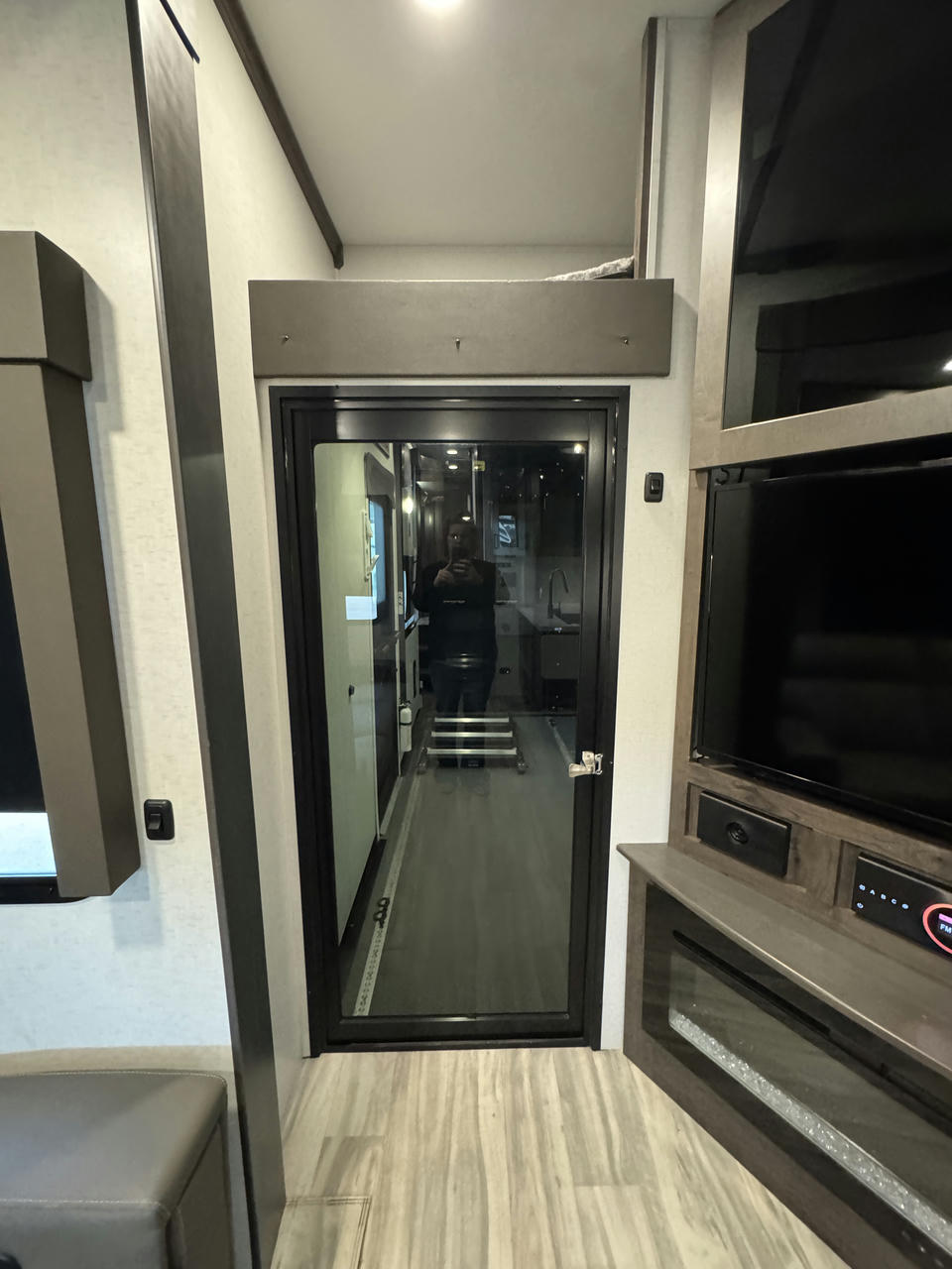 2022 Valor 37V13