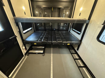 2022 Valor 37V13