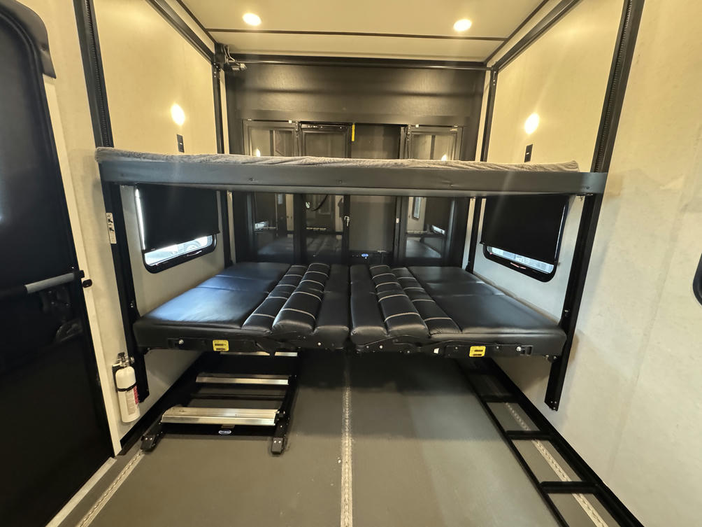 2022 Valor 37V13