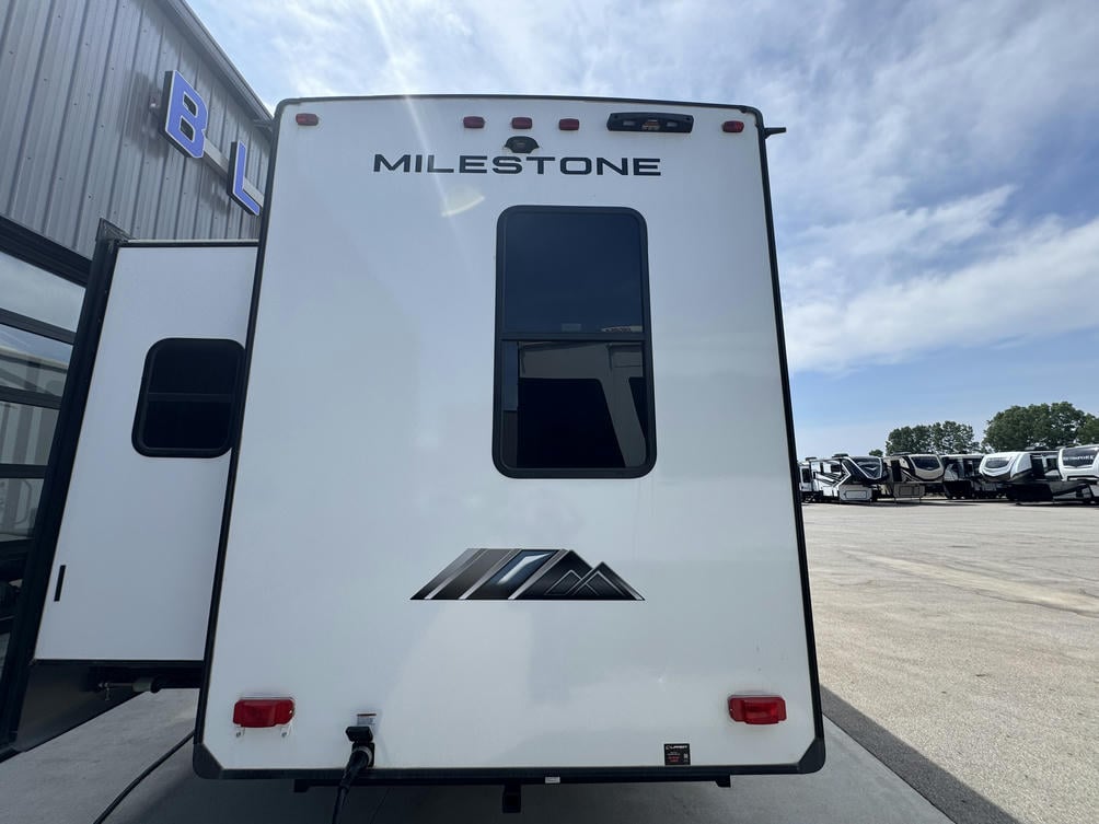 2023 Milestone 321FL
