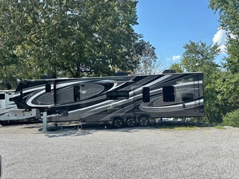 2023 Momentum 395MS